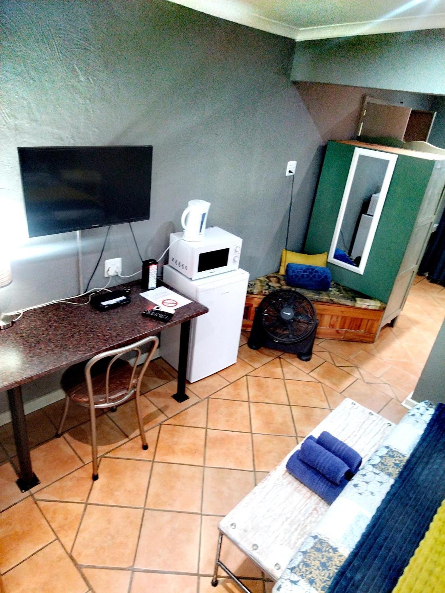 Africas Eden Guesthouse Mookgophong Luaran gambar